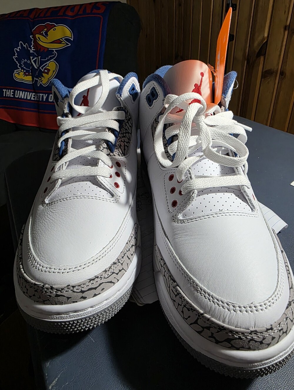 Jordan 3 Retro "True Blue" Basketball Sneakers - White / Blue Size 9m. - Picture 8 of 9
